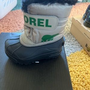 Sorel winter boots size 7 toddler